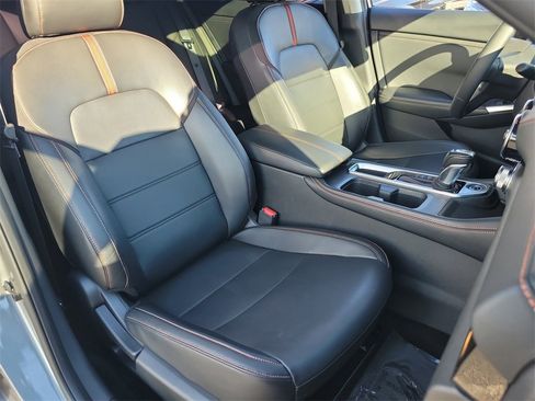 Used 2023 Nissan Sentra SR w/ SR Premium Package image 18