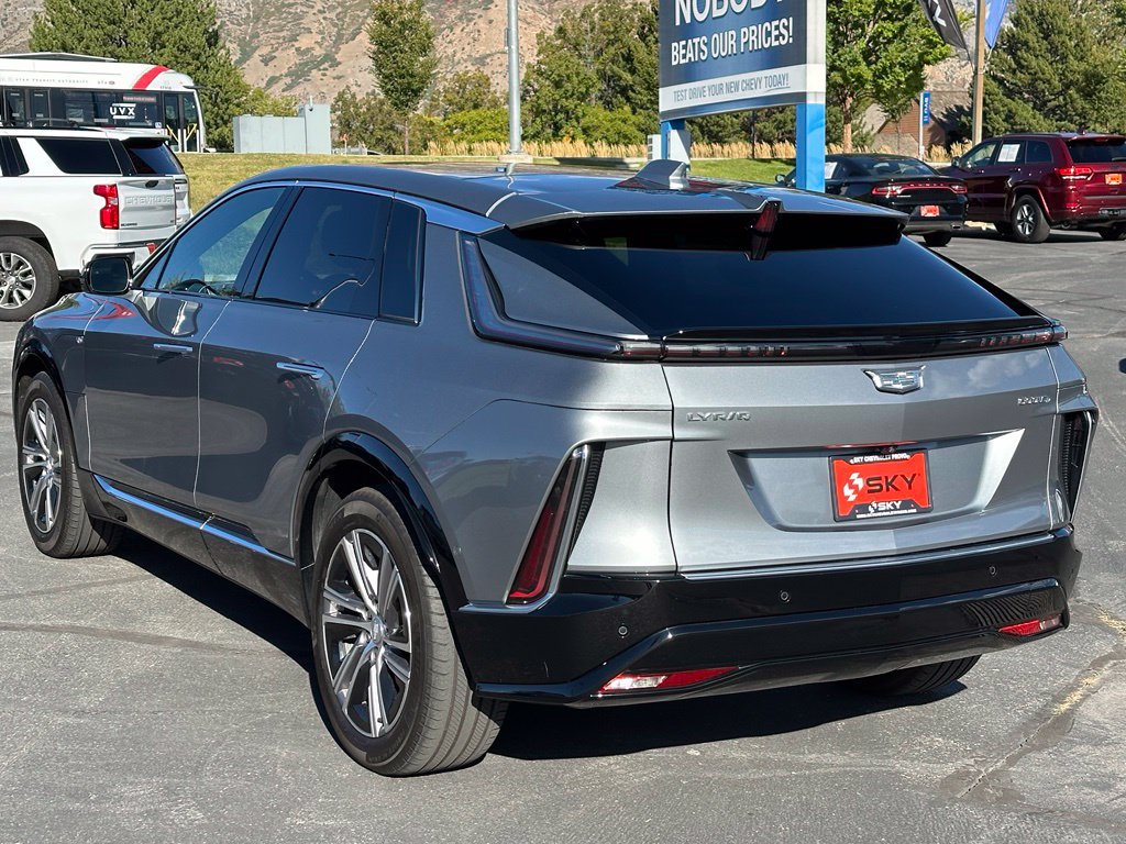 Certified 2024 Cadillac Lyriq Luxury AWD/4WD image 17