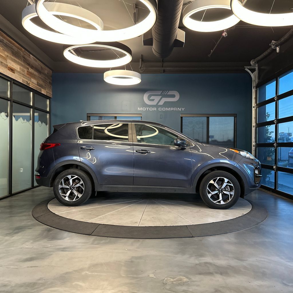 Used 2020 Kia Sportage LX AWD/4WD image 2