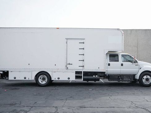 Used 2015 Ford F650 2WD Crew Cab Super Duty image 19