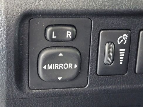 Used 2018 Toyota 4Runner Limited AWD/4WD image 29