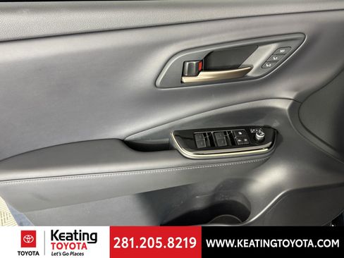 New 2025 Toyota Crown Signia image 13