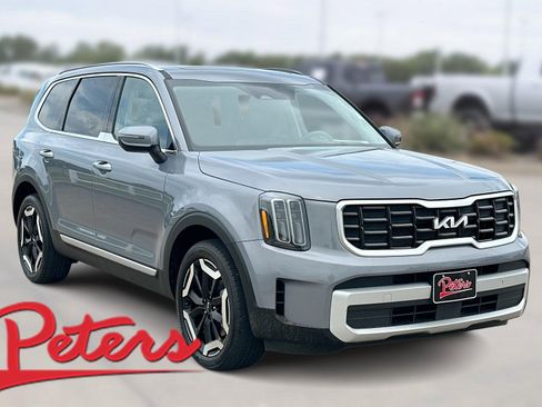 Used 2025 Kia Telluride S FWD image 1