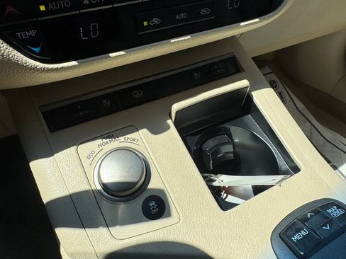 Used 2013 Lexus ES 350 w/ Luxury Pkg FWD image 25