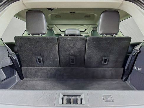 Used 2025 Ford Expedition Platinum image 28