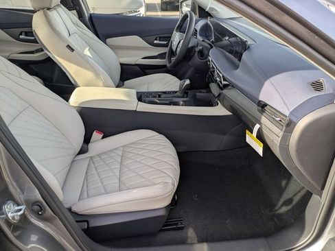 New 2026 Nissan Sentra SL w/ Floor Mat Package FWD image 31