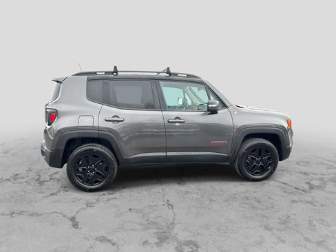 Certified 2018 Jeep Renegade Trailhawk w/ Cold Weather Group II image 9