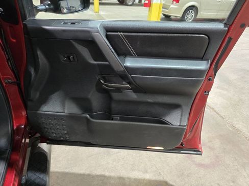 Used 2014 Nissan Titan PRO-4X image 33