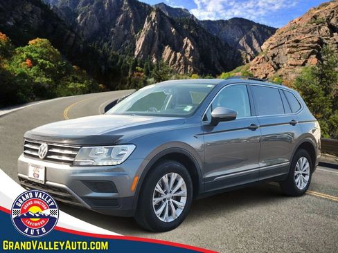 Used 2018 Volkswagen Tiguan SE w/ Panoramic Sunroof Package AWD/4WD image 1