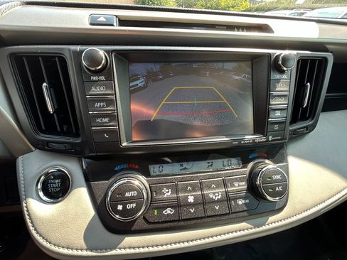 Used 2018 Toyota RAV4 XLE AWD/4WD image 15