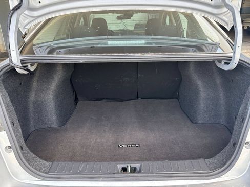 Used 2025 Nissan Versa SV FWD image 31