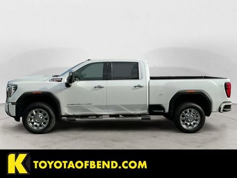 Used 2024 GMC Sierra 2500 Denali image 2