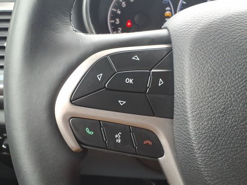 Certified 2019 Jeep Grand Cherokee Altitude AWD/4WD image 17