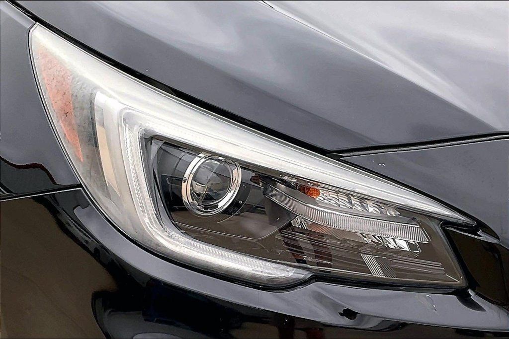 Used 2018 Subaru Outback 3.6R Limited AWD/4WD image 27