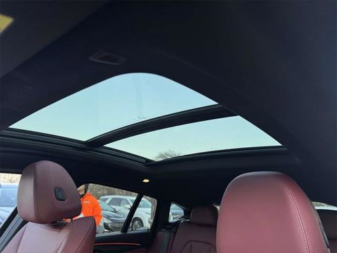 Used 2024 BMW X4 xDrive30i w/ Premium Package image 19