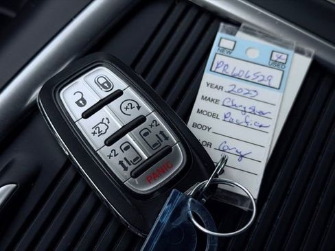 Used 2023 Chrysler Pacifica Touring-L FWD image 42