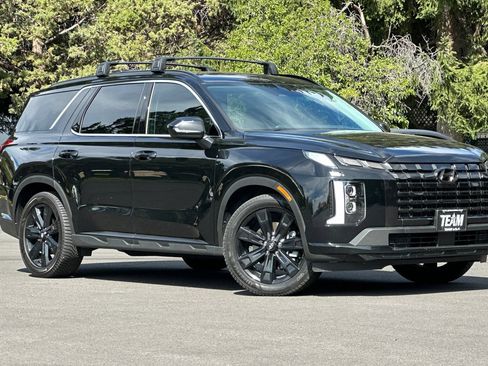 Used 2023 Hyundai Palisade XRT FWD image 2