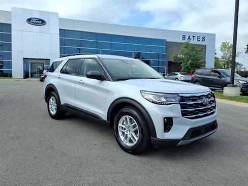 Used 2026 Ford Explorer Active w/ Active Comfort Package RWD image 1