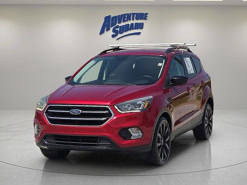 Used 2017 Ford Escape SE w/ Equipment Group 201A FWD image 2