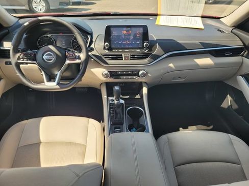 Certified 2021 Nissan Altima 2.5 SV w/ SV Premium Package FWD image 16