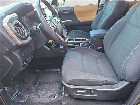 Used 2020 Toyota Tacoma SR5 image 20