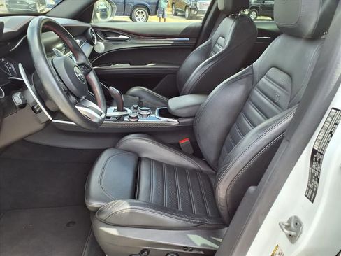 Used 2023 Alfa Romeo Stelvio Estrema image 27