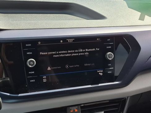 Used 2022 Volkswagen Taos SE FWD image 14
