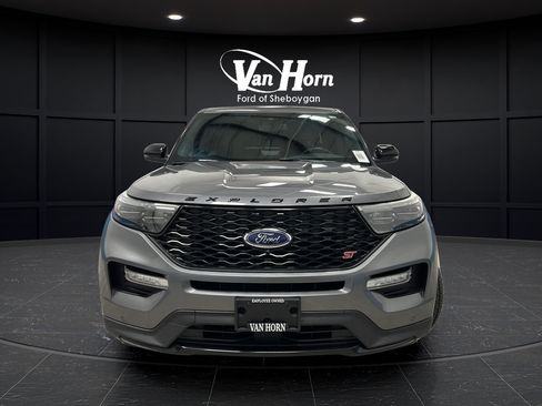 Certified 2021 Ford Explorer ST w/ Equipment Group 401A AWD/4WD image 3