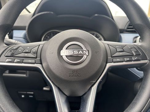 Used 2025 Nissan Versa SV FWD image 25
