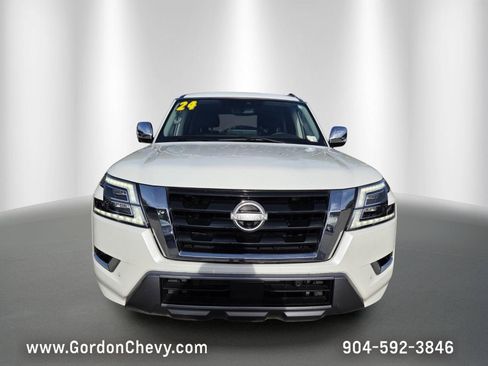 Used 2024 Nissan Armada Platinum w/ Captain's Chairs Package RWD image 9