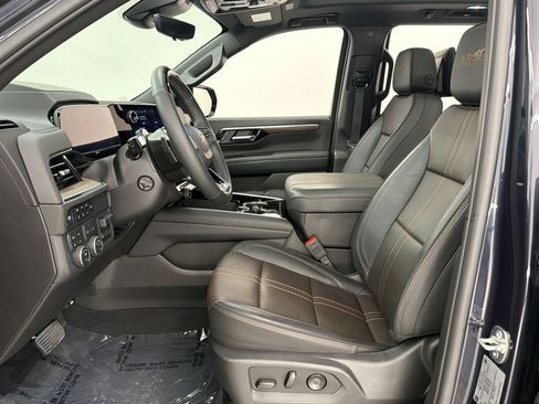 Used 2025 Chevrolet Tahoe High Country AWD/4WD image 31