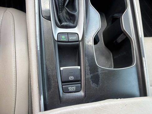 Certified 2018 Honda Accord Touring image 27
