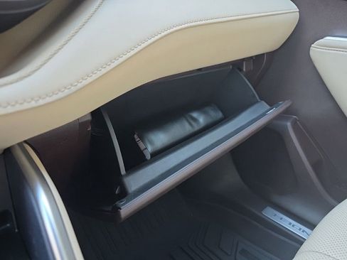 Used 2021 Toyota Highlander Limited image 37