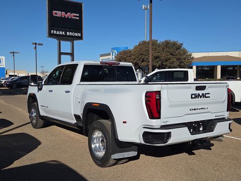 New 2026 GMC Sierra 3500 Denali Ultimate w/ LPO, Black Badging Package AWD/4WD image 2