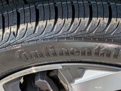 Used 2022 Hyundai Venue SEL image 11