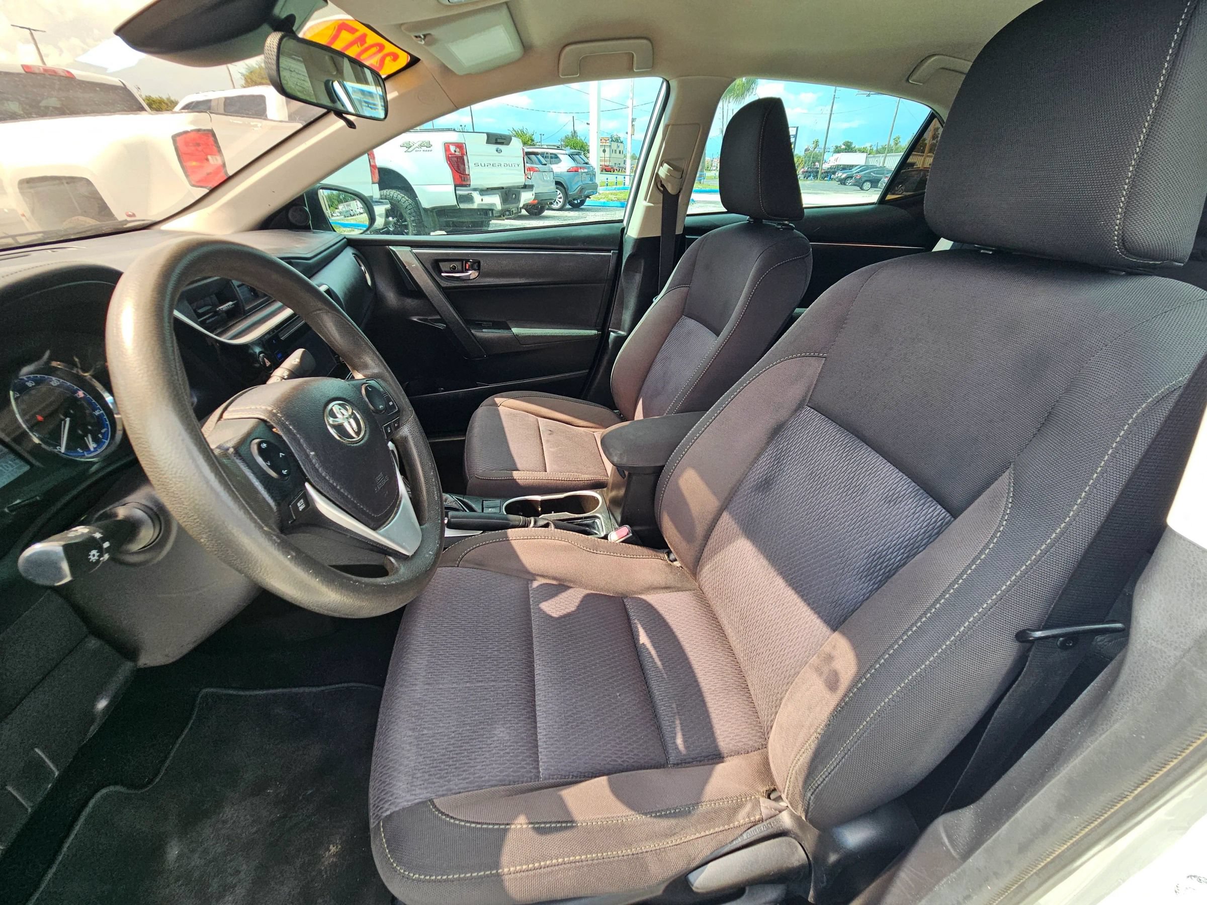 Used 2017 Toyota Corolla LE FWD image 16