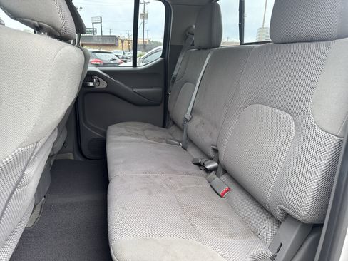 Used 2017 Nissan Frontier SV AWD/4WD image 19