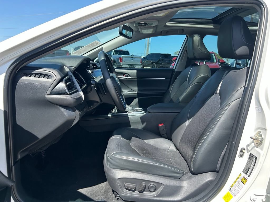 Used 2020 Toyota Camry XSE FWD image 10