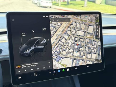 Used 2025 Tesla Model Y Long Range image 16