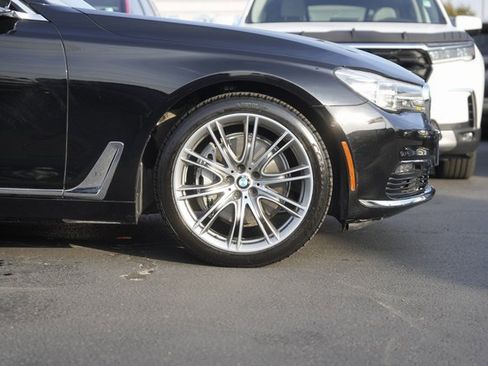 Used 2016 BMW 740i image 4