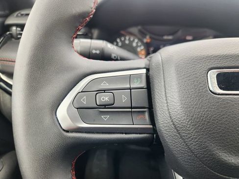Used 2025 Jeep Compass Trailhawk AWD/4WD image 29