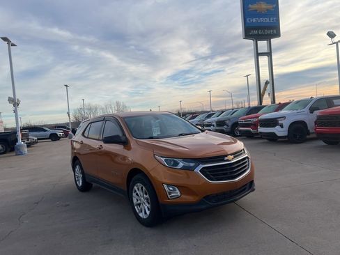Used 2018 Chevrolet Equinox LS image 6