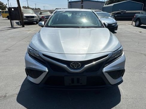 Used 2023 Toyota Camry SE FWD image 4