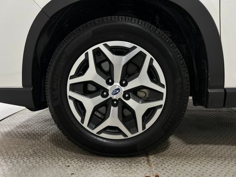 Used 2020 Subaru Forester Premium AWD/4WD image 37