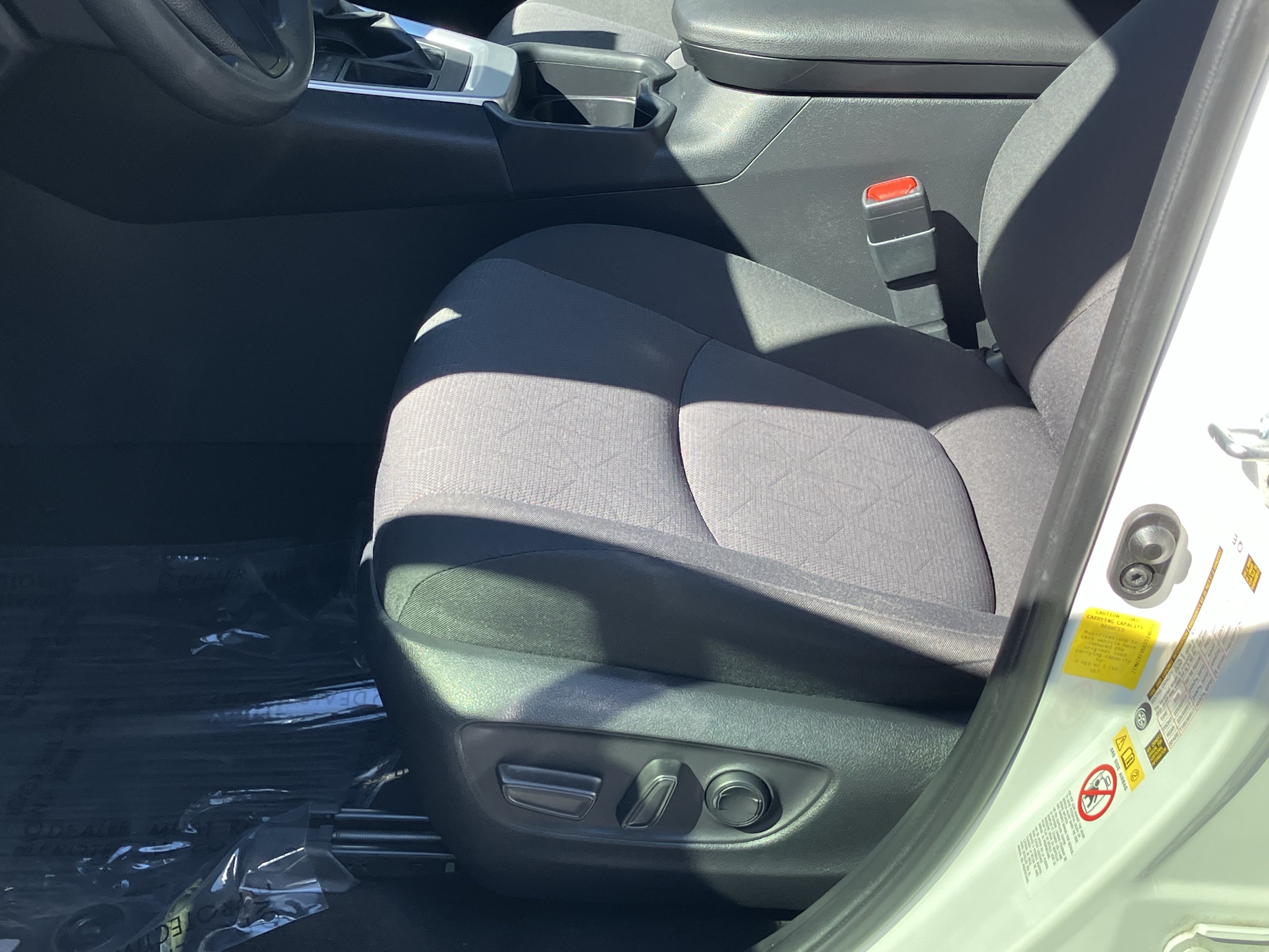 Used 2019 Toyota RAV4 XLE w/ Convenience Package FWD image 17