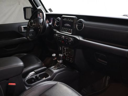 Used 2021 Jeep Gladiator Overland w/ Popular Equipment Package AWD/4WD image 10