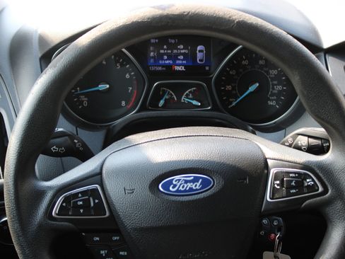 Used 2015 Ford Focus SE image 6