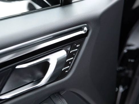 Certified 2026 Porsche Macan AWD/4WD image 26