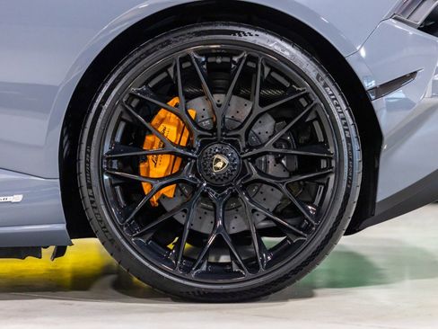 Used 2023 Lamborghini Huracan Tecnica image 17