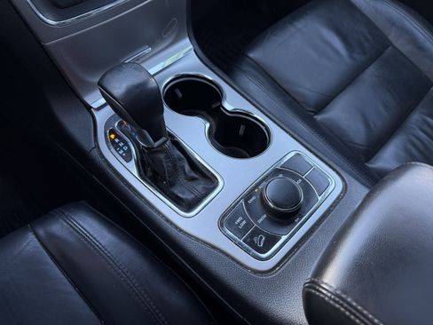 Used 2018 Jeep Grand Cherokee Limited image 19